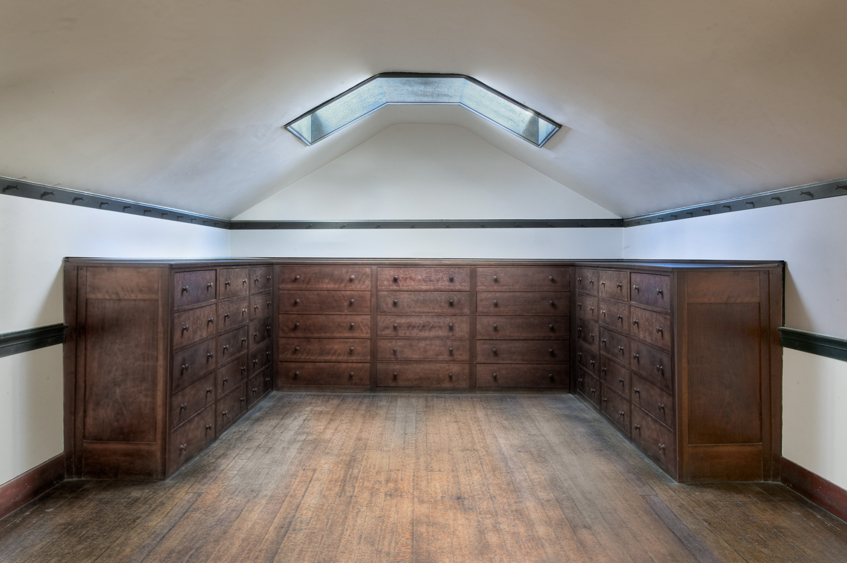 017-AtticCabinets-